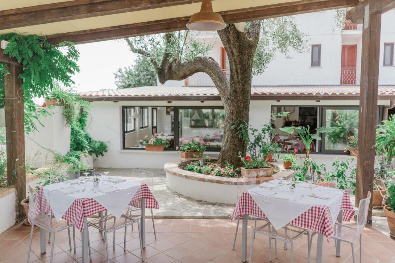 Hotel Santa Rosalia Marina di Camerota Exterior foto