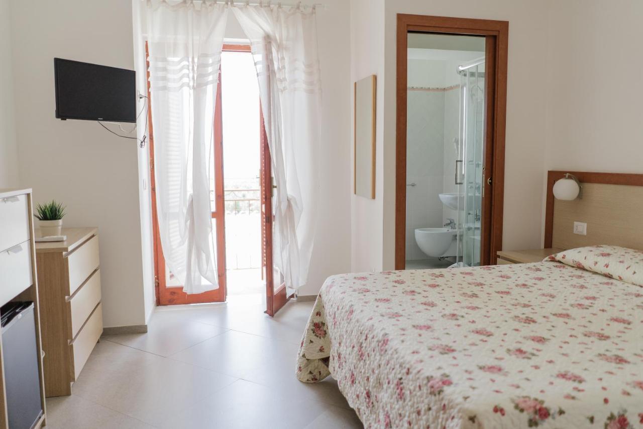 Hotel Santa Rosalia Marina di Camerota Exterior foto